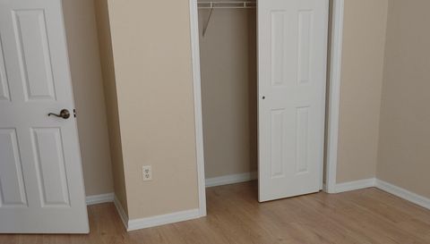 5398 Oxford Manor Cir