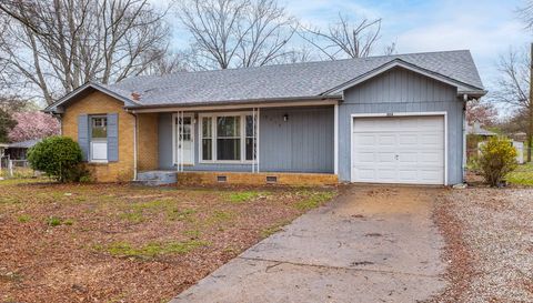 2114 Fulton Dr NW