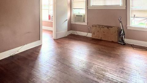 215 N Buena Vista Dr