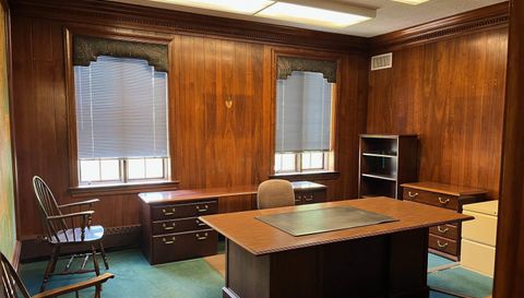 1028 W South Grand Avenue