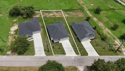 1255 Pecan Valley DR