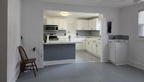 4710 Springfield Blvd