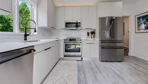 720 Minorca Ave