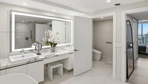 330 Sunny Isles Blvd