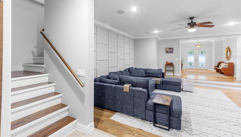 28042 LINDENHURST DRIVE