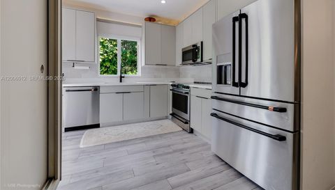720 Minorca Ave