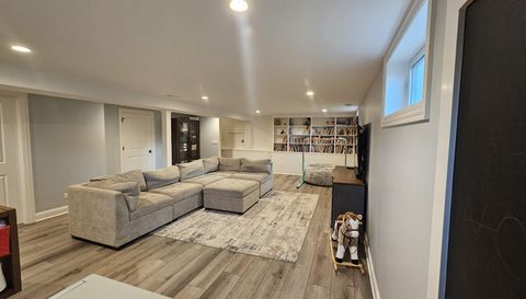 12817 S Surrey Ct