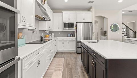 1113 FIELDSTONE CIRCLE