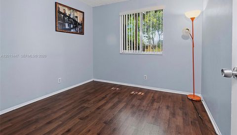 3083 N Oakland Forest Dr