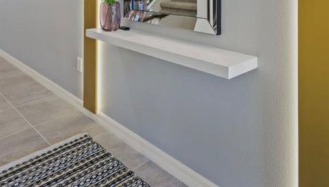 1692 TROPICAL PALMS CIRCLE