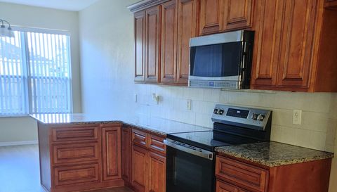 5398 Oxford Manor Cir