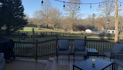 2458 Post Rd