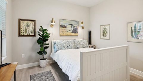 10025 Lake Wales CIRCLE