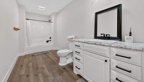 2252 Applegrove St NE