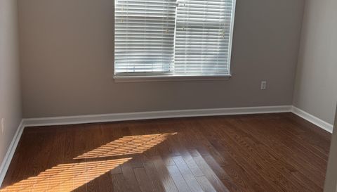 823 Harbor Place Dr