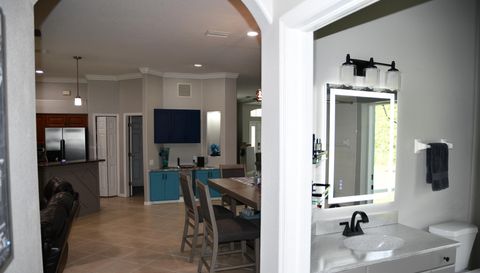 1884 Coconut Palm Cir