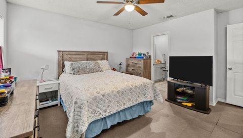 949 SE Breakwater Ave