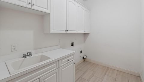 2979 Gateland Square