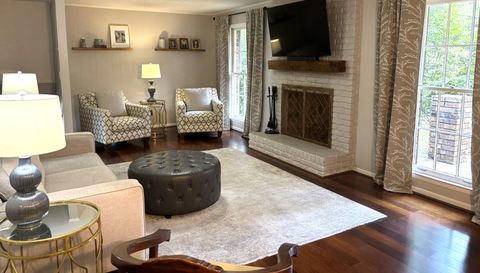 5911 N Shenandoah Rd