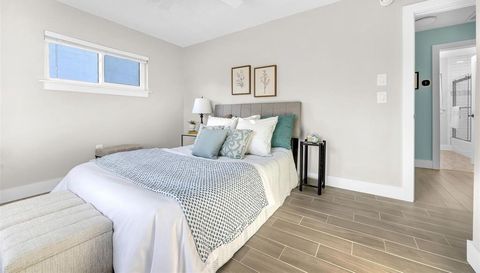 1015 SPINDLE PALM WAY