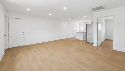 5050 Matilda St #225
