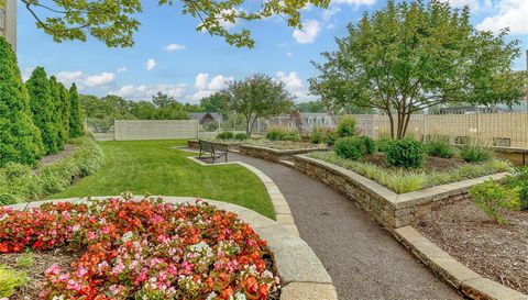 232 N Kingshighway Boulevard