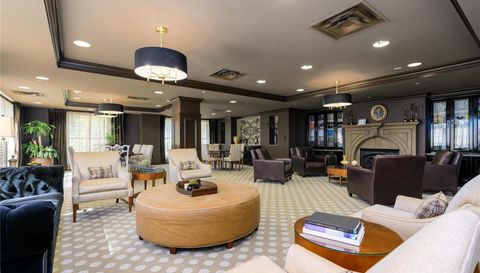 232 N Kingshighway Boulevard