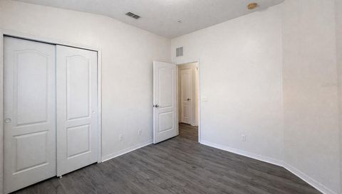 15342 OAK APPLE COURT