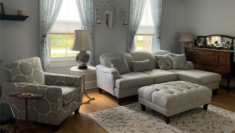 243 S CENTRAL AVENUE