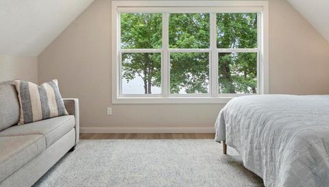 1725 White Cloud Drive N