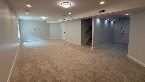 2528 Treetop Ln
