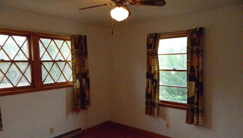 302 Mountain Gap Rd SE