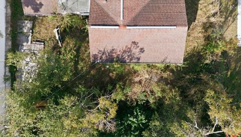 1508 W River Shore Way