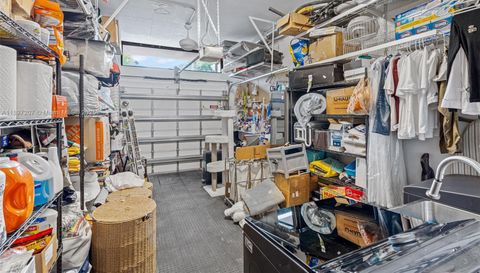 6124 Paradise Point Dr