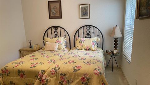 6037 Rossmoor Lakes Court