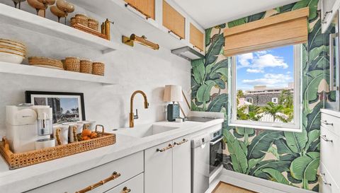 455 Australian Avenue