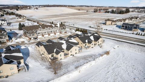 698 Shardlow Place NE