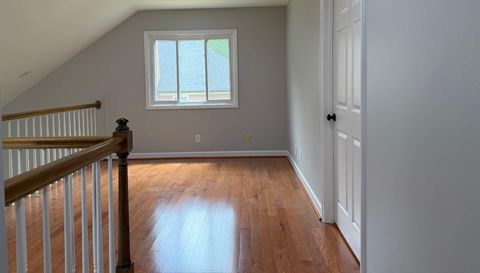 2528 Treetop Ln