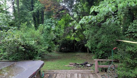 2006 Audubon Dr NE