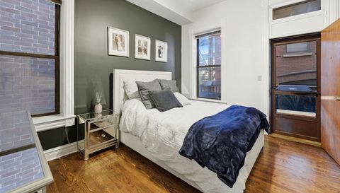 2142 N RACINE Avenue