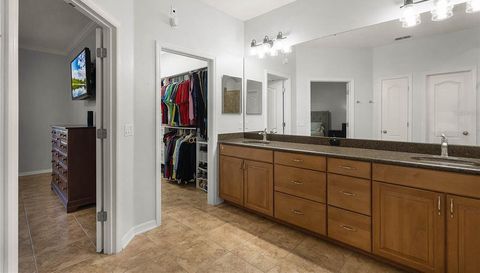 607 Oakland