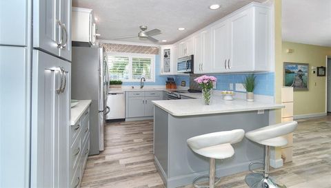 4195 SURFSIDE COURT