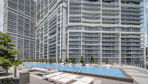 465 Brickell Ave