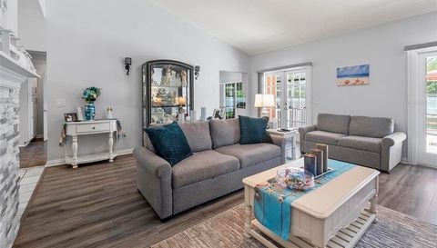27 WINDING CREEK WAY