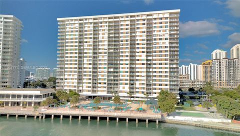 300 Bayview Dr