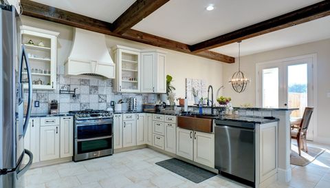 9033 Quarry Hill Ct