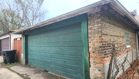 10742 S Prairie Avenue