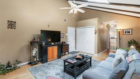 2 Whitman Pl