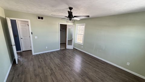 5450 Golfcrest Ct SW