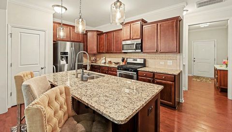 208 Princess Pl